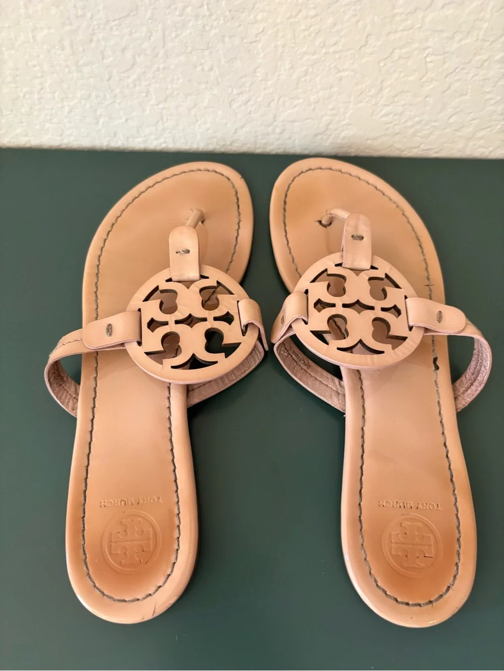 Tory Burch patent leather miller sandals, women’s 8